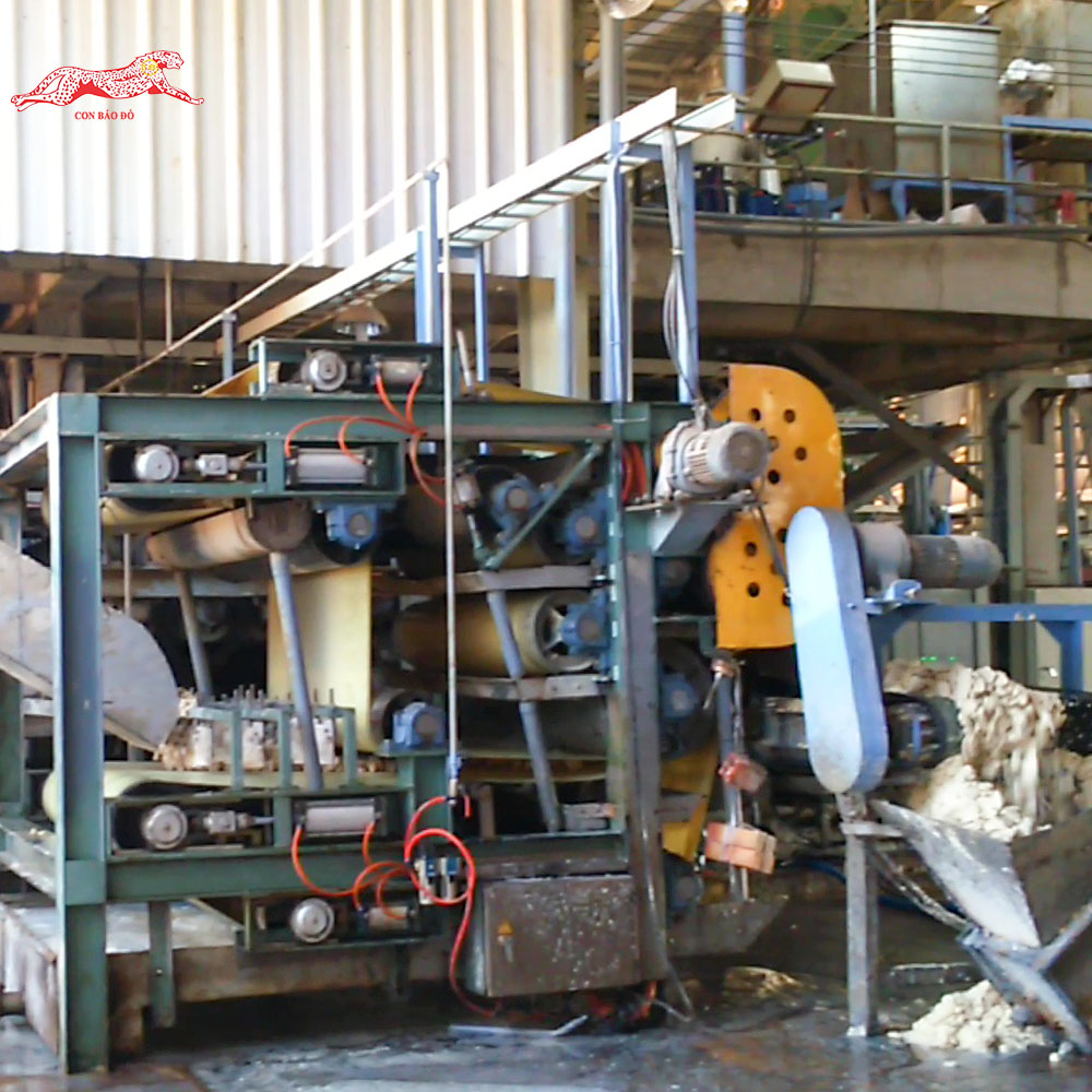 máy ép xác bã mì băng tải